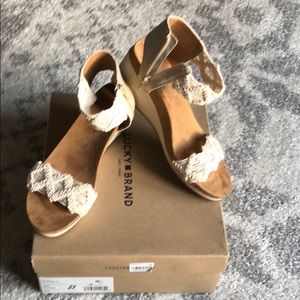 New ✅✅❤️beautiful wedges for this summer